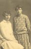 1930 Bettie Jongma en Agatha Andringa